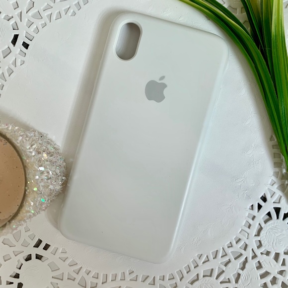 Accessories - iPhone Xr Case / Protective Silicone Case / White